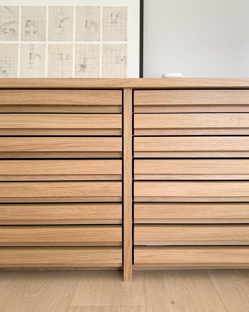slatted horizontal handle detail on oak A1 plan chest
